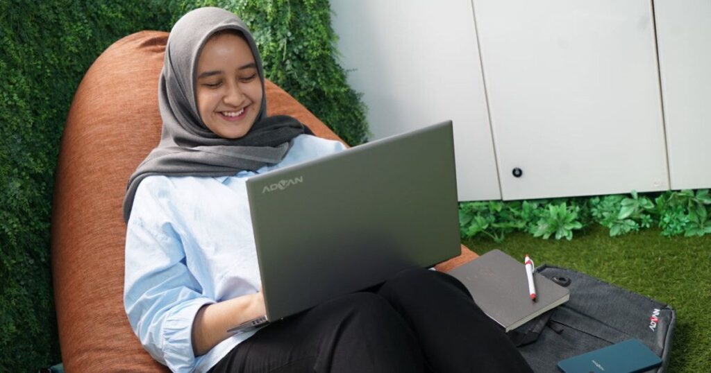 Laptop Advan Terbaik