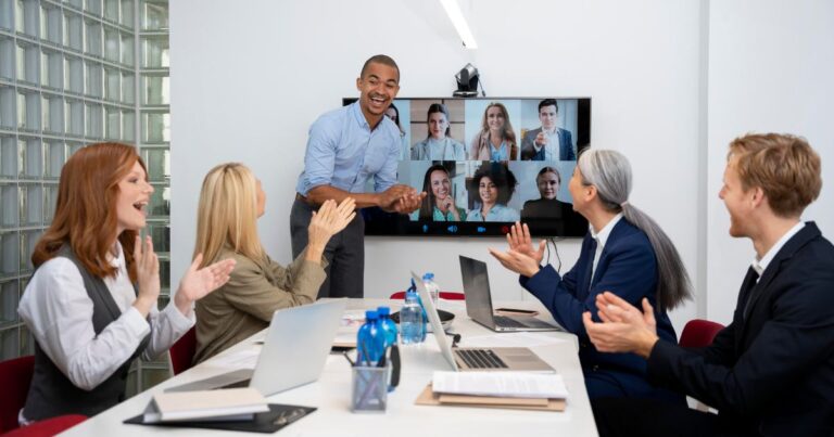 9 Fitur yang Wajib Ada di Video Conference untuk Meeting Penting!