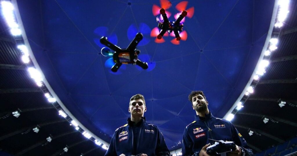 Drone Racing vs Drone Soccer - Kompetisi Internasional