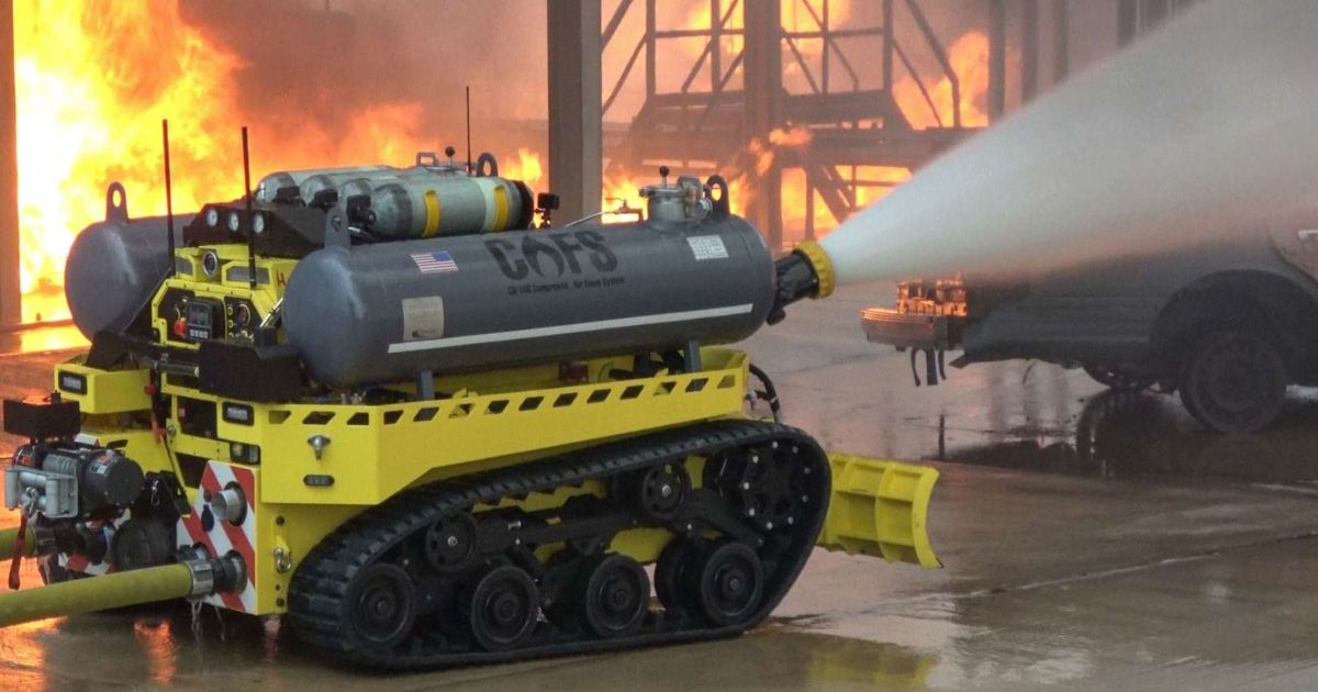 Robot Pemadam Kebakaran (Firefighting Robot)